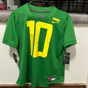 Women’s Nike Oregon Ducks Jersey (generic #10)